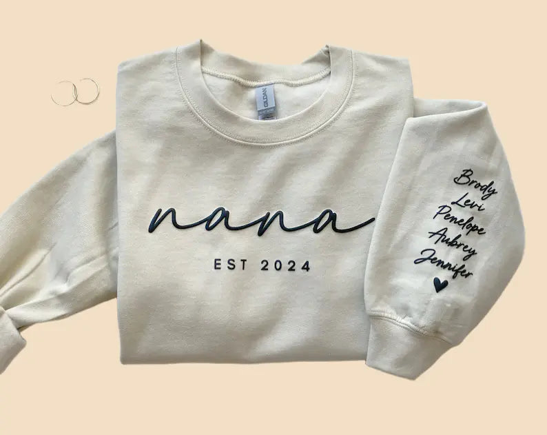 Personalized Mama Sweatshirt! Kid Names on Sleeve - Heartwarming Mothers Day/Birthday/New Mom Gift, Minimalist Style